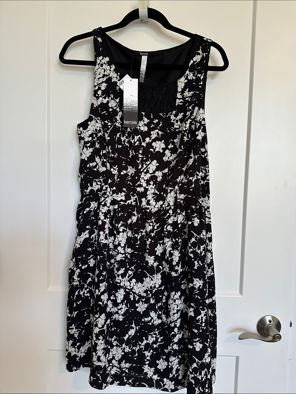 kensie Black and White Floral Lace-Trim Scoop Mini Dress